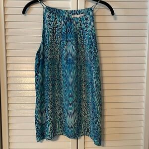 Multi-colored blue cute top!